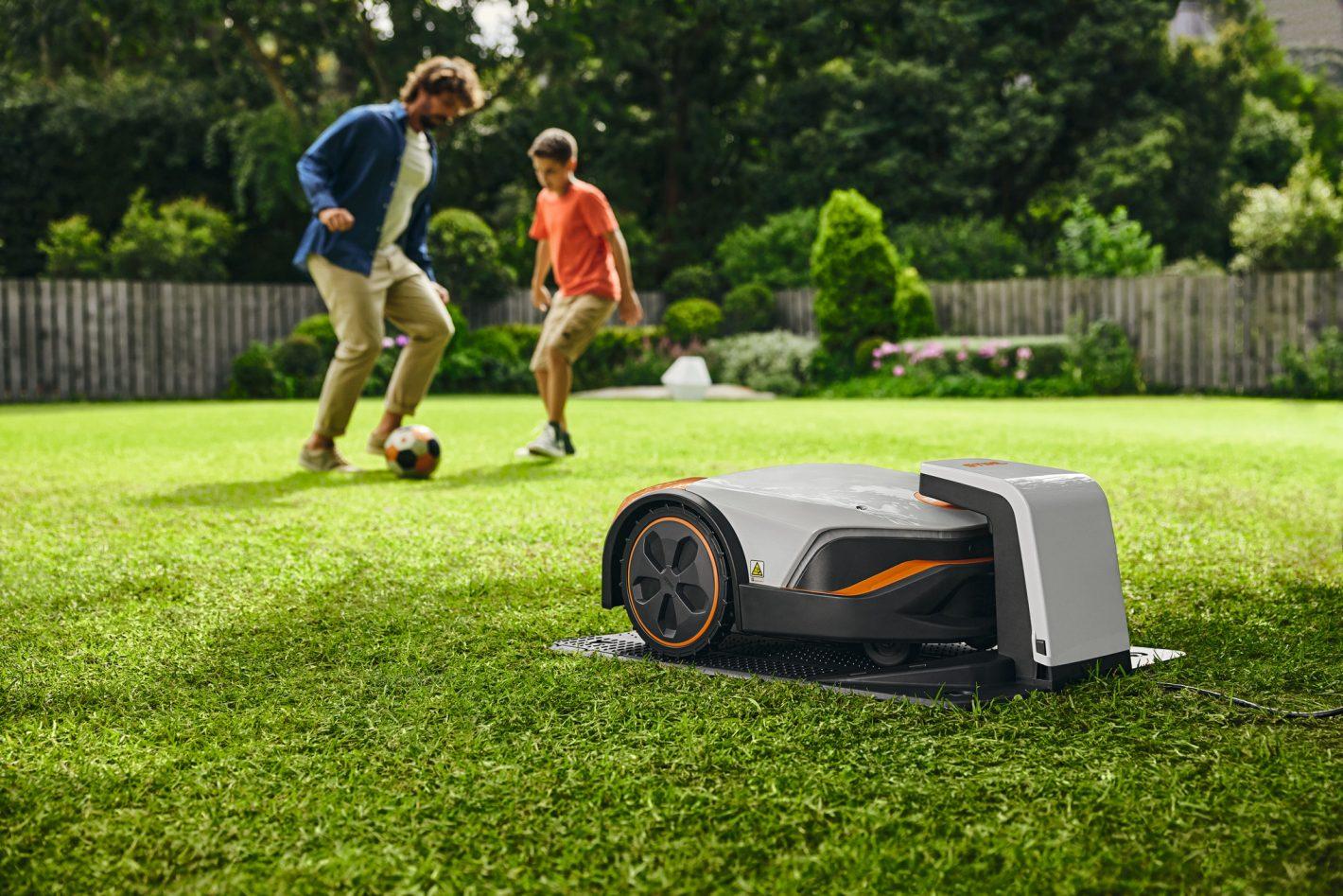 iMow 6.0 - Robot Tagliaerba per Grandi Superfici (3000 m²) Stihl