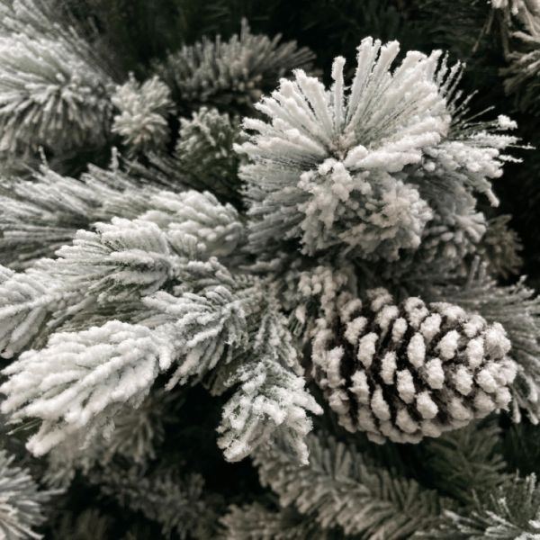 Albero di Natale Blackburn floccato con pigne 180 cm