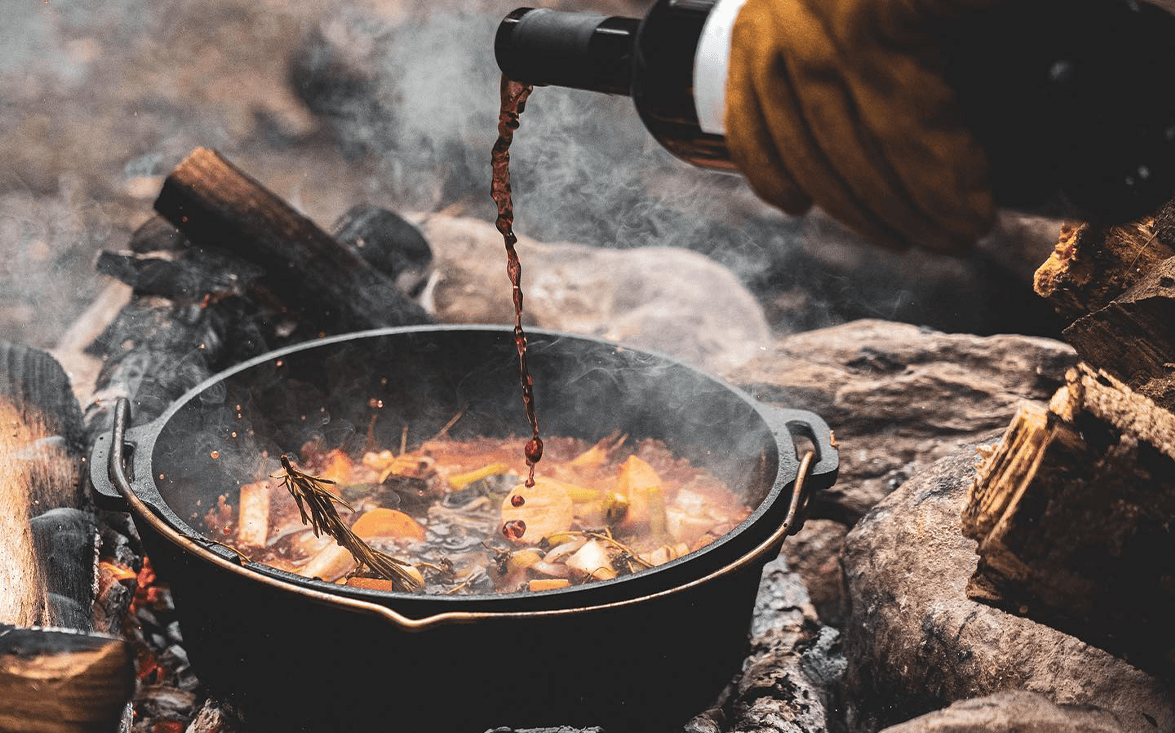 La ricetta dello stufato di manzo nel Dutch Oven